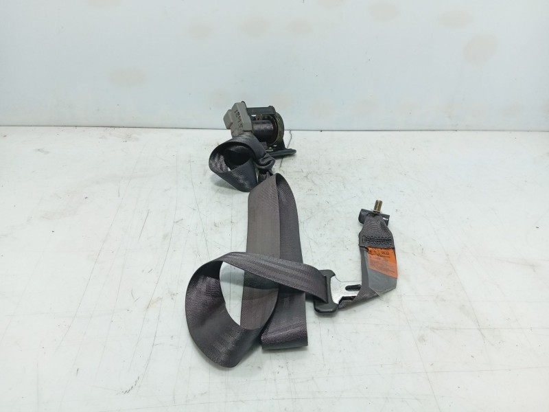 Recambio de cinturon seguridad trasero derecho para mazda 323 coupe 323 coupe cb4 referencia OEM IAM 0  