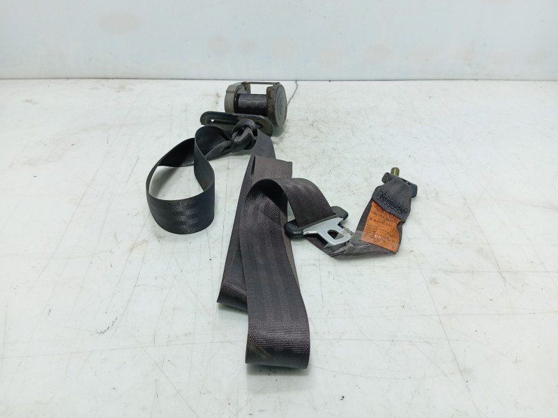 Recambio de cinturon seguridad trasero izquierdo para mazda 323 coupe 323 coupe cb4 referencia OEM IAM 0  