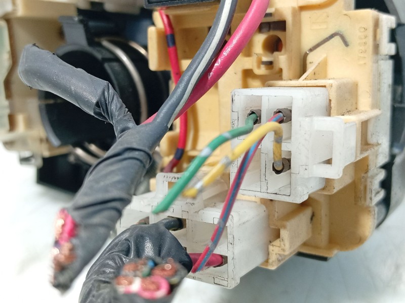 Recambio de mando volante para mazda 323 coupe 323 coupe cb4 referencia OEM IAM   