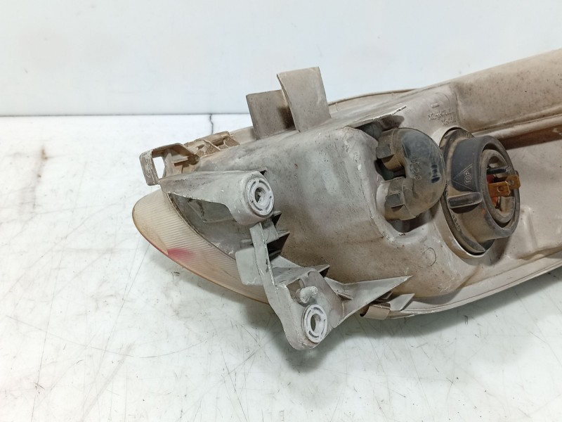 Recambio de faro izquierdo para mazda 323 coupe 323 coupe cb4 referencia OEM IAM 0  