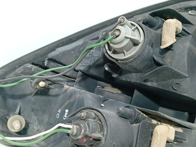 Recambio de piloto trasero derecho para mazda 323 coupe 323 coupe cb4 referencia OEM IAM 0  