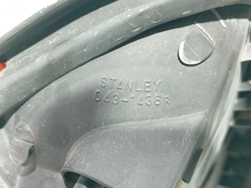 Recambio de piloto trasero derecho para mazda 323 coupe 323 coupe cb4 referencia OEM IAM 0  