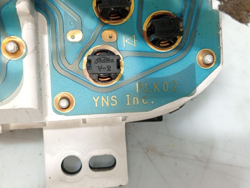 Recambio de cuadro instrumentos para mazda 323 coupe 323 coupe cb4 referencia OEM IAM 0  