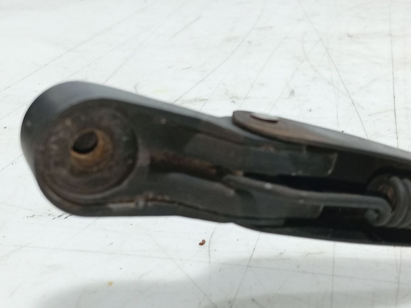 Recambio de brazo limpia trasero para mazda 323 coupe 323 coupe cb4 referencia OEM IAM 0  