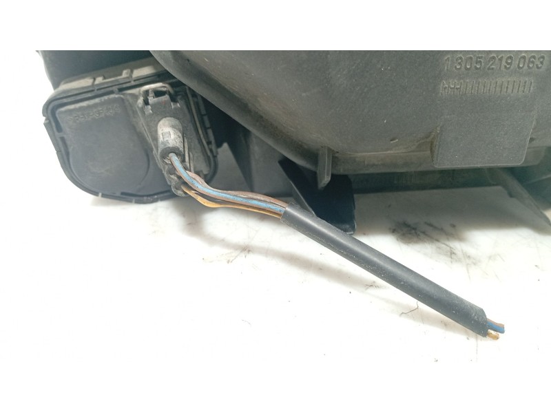 Recambio de faro derecho para audi a4 b5 avant (8d5) 1.9 tdi referencia OEM IAM 8D0941030B  