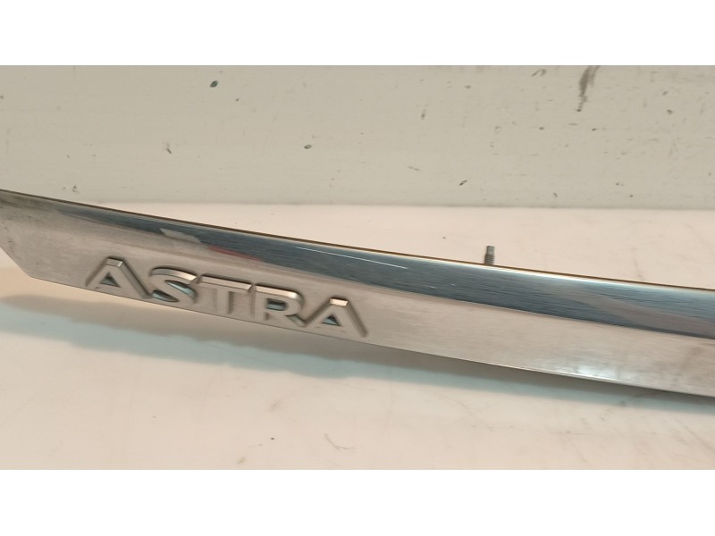 Recambio de moldura para opel astra h (a04) 1.7 cdti (l48) referencia OEM IAM   