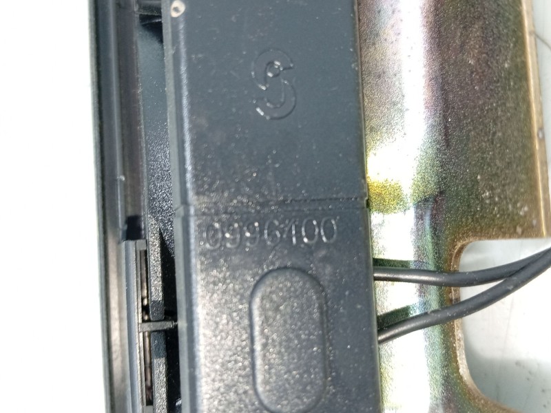 Recambio de luz central de freno para mitsubishi space star (dg0) referencia OEM IAM   