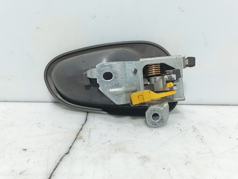 Recambio de maneta interior delantera izquierda para mitsubishi space star (dg0) referencia OEM IAM   