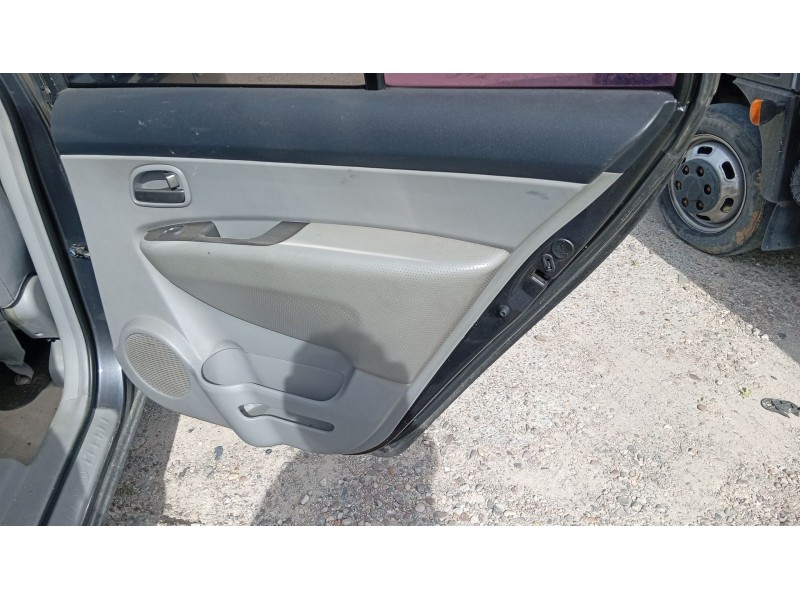 kia carens iii monospace (un) del año 2007
