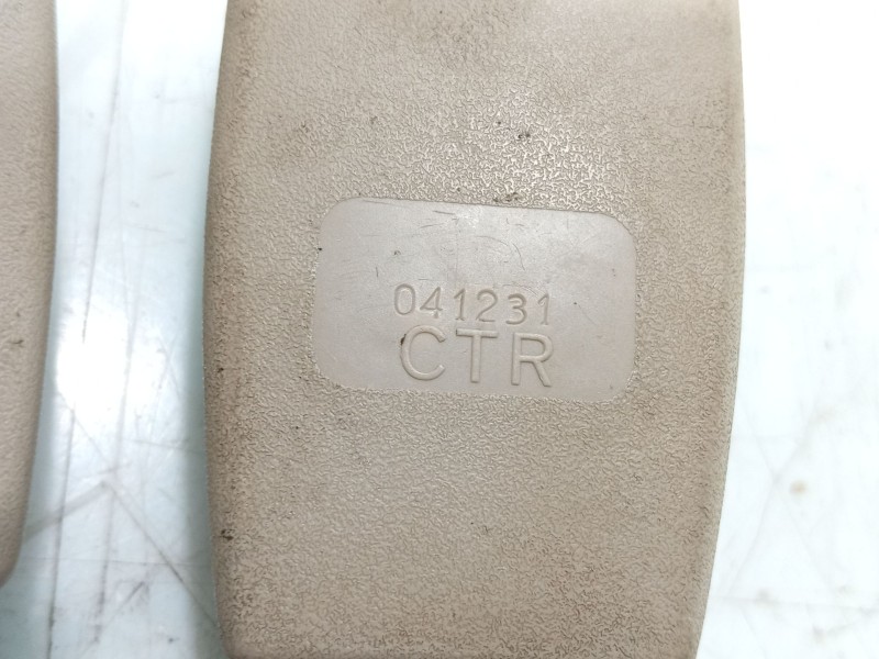 Recambio de anclaje cinturon trasero izquierdo para kia cerato i sedán (ld) 1.6 referencia OEM IAM   