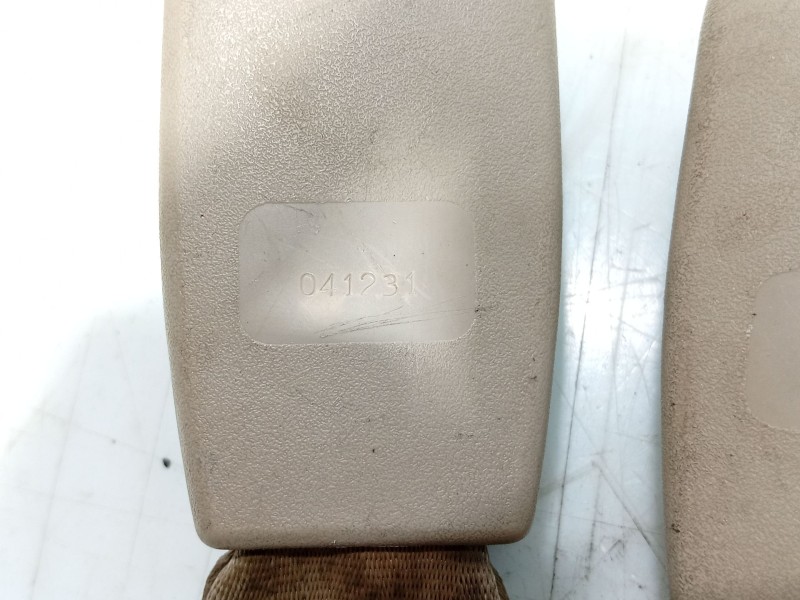 Recambio de anclaje cinturon trasero izquierdo para kia cerato i sedán (ld) 1.6 referencia OEM IAM   