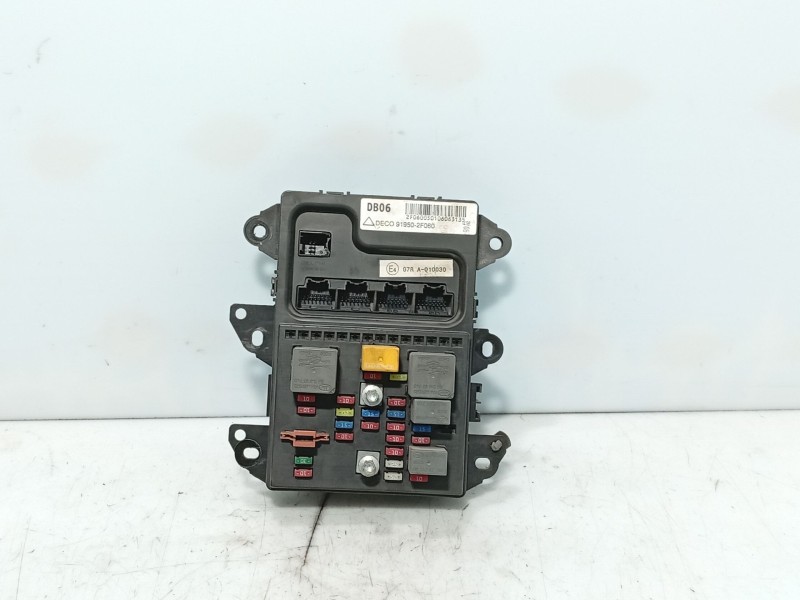 Recambio de caja reles / fusibles para kia cerato i sedán (ld) 1.6 referencia OEM IAM   