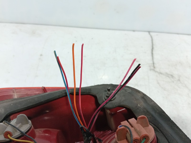 Recambio de piloto trasero izquierdo para kia cerato i sedán (ld) 1.6 referencia OEM IAM   