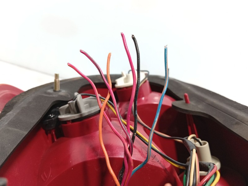 Recambio de piloto trasero derecho para kia cerato i sedán (ld) 1.6 referencia OEM IAM   