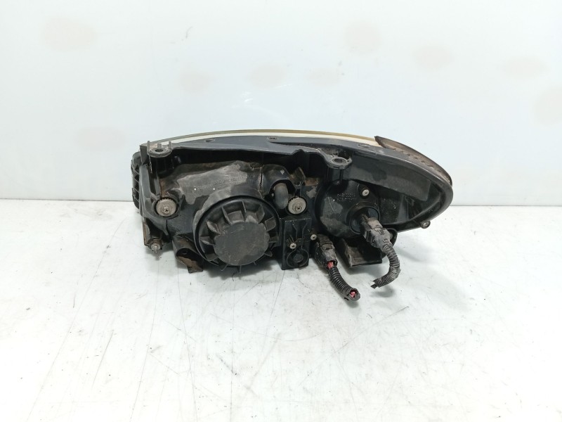 Recambio de faro derecho para kia cerato i sedán (ld) 1.6 referencia OEM IAM   