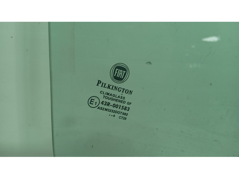 Recambio de luna delantera derecha para fiat punto (199_) 1.2 (199axz1a, 199bxz1a) referencia OEM IAM 0000051869133  