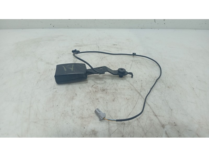 Recambio de anclaje cinturon delantero izquierdo para fiat punto (199_) 1.2 (199axz1a, 199bxz1a) referencia OEM IAM   