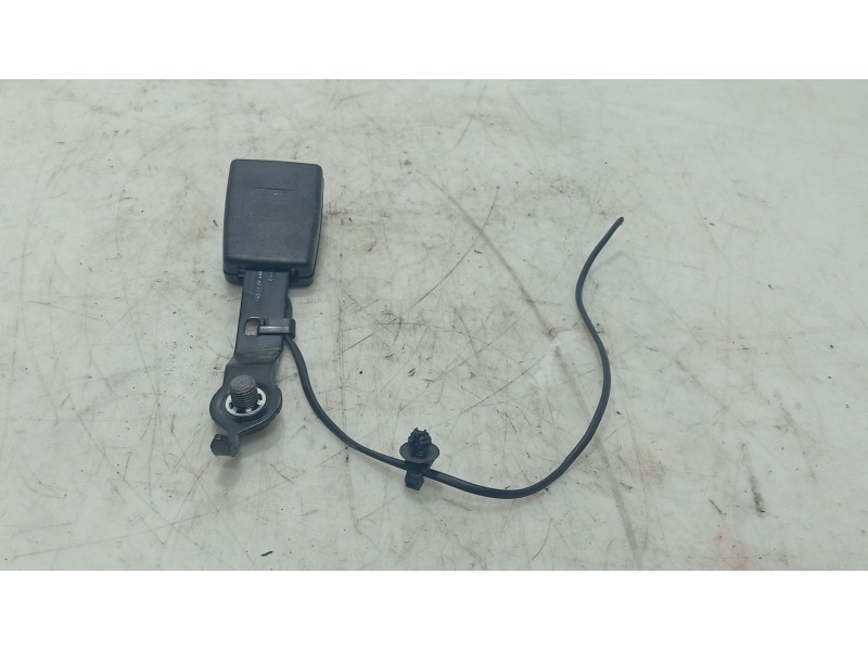 Recambio de anclaje cinturon delantero derecho para fiat punto (199_) 1.2 (199axz1a, 199bxz1a) referencia OEM IAM   