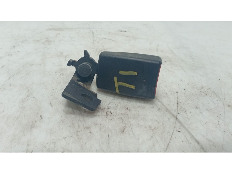 Recambio de anclaje cinturon trasero izquierdo para fiat punto (199_) 1.2 (199axz1a, 199bxz1a) referencia OEM IAM   