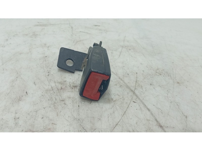 Recambio de anclaje cinturon trasero izquierdo para fiat punto (199_) 1.2 (199axz1a, 199bxz1a) referencia OEM IAM   