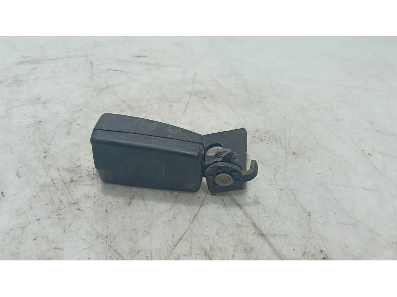 Recambio de anclaje cinturon trasero izquierdo para fiat punto (199_) 1.2 (199axz1a, 199bxz1a) referencia OEM IAM   