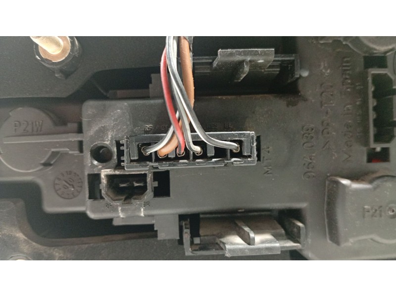 Recambio de piloto trasero izquierdo para seat ibiza ii (6k1) 1.9 sdi referencia OEM IAM 6K6945111G  
