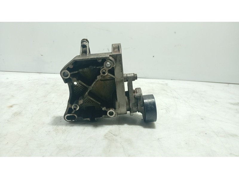 Recambio de soporte alternador para citroën c4 i (lc_) 1.4 16v referencia OEM IAM   