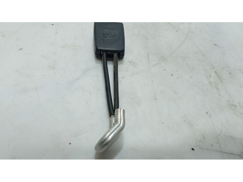 Recambio de anclaje cinturon trasero izquierdo para volkswagen new beetle (9c1/1c1) referencia OEM IAM   