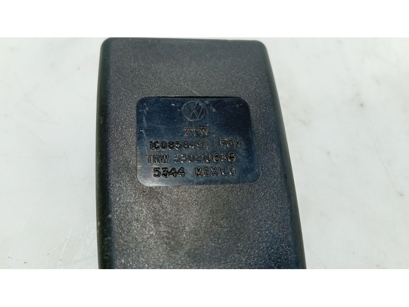 Recambio de anclaje cinturon trasero izquierdo para volkswagen new beetle (9c1/1c1) referencia OEM IAM   