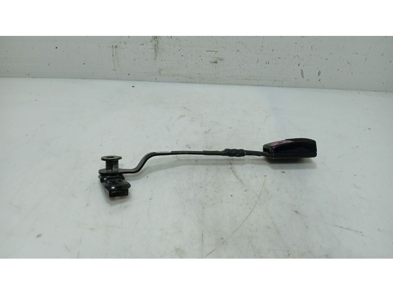 Recambio de anclaje cinturon delantero izquierdo para volkswagen new beetle (9c1/1c1) referencia OEM IAM   