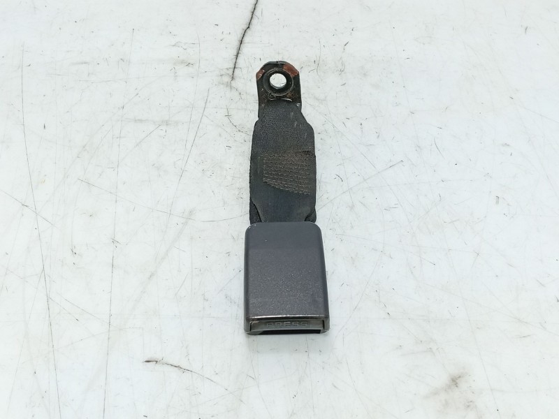Recambio de anclaje cinturon trasero central para mitsubishi space star (dg0) referencia OEM IAM   