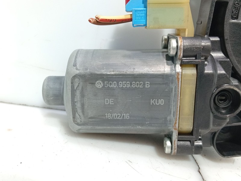 Recambio de motor elevalunas trasero derecho para seat leon (5f1) 1.6 tdi referencia OEM IAM   