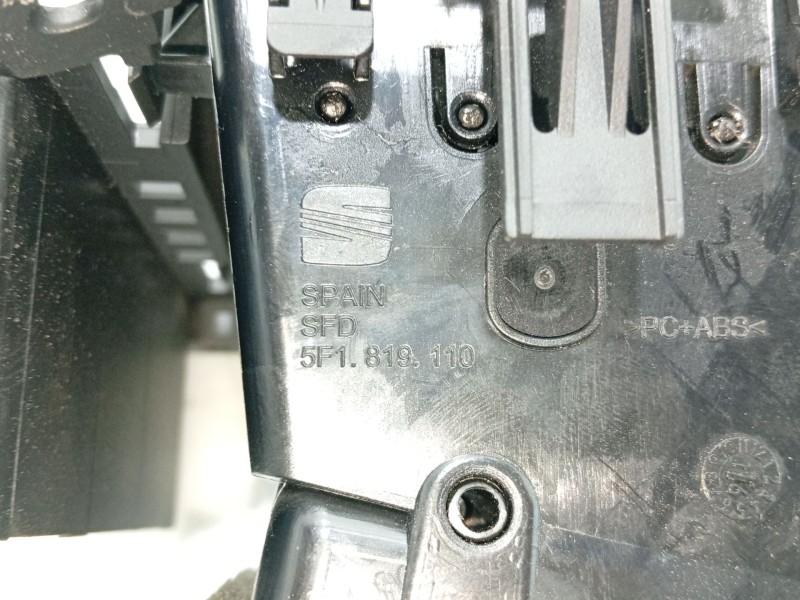 Recambio de aireador central para seat leon (5f1) 1.6 tdi referencia OEM IAM   