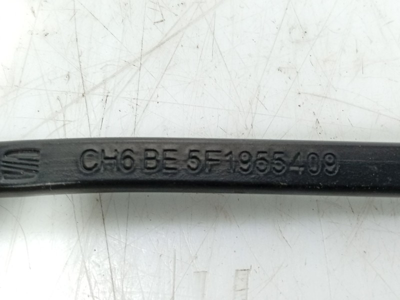 Recambio de brazo limpia delantero izquierdo para seat leon (5f1) 1.6 tdi referencia OEM IAM 5F1955409  