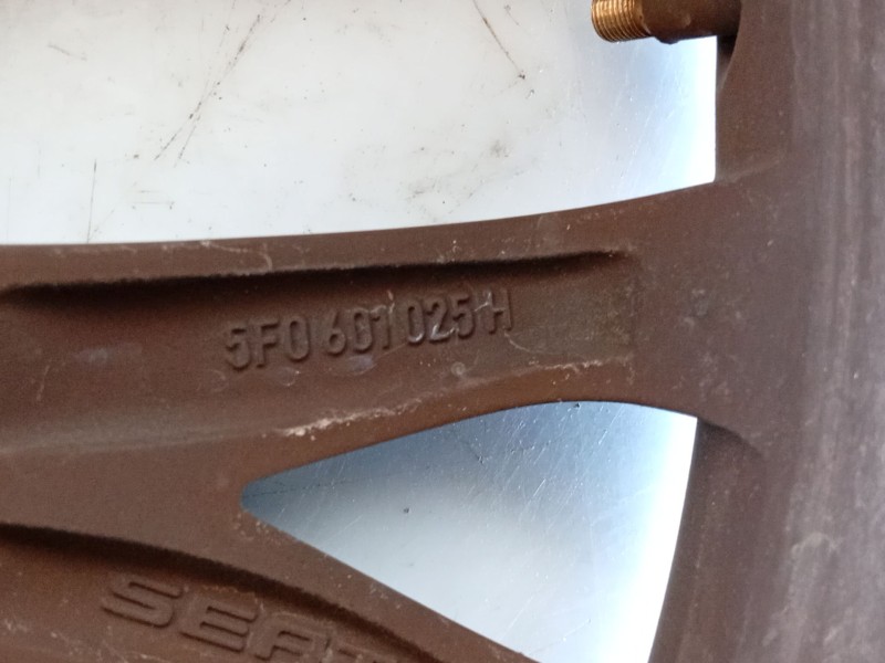Recambio de llanta para seat leon (5f1) 1.6 tdi referencia OEM IAM   