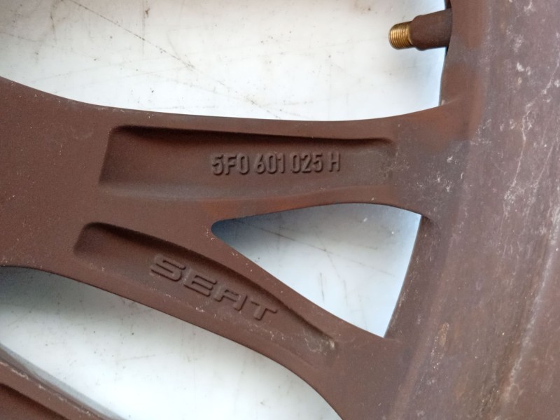 Recambio de llanta para seat leon (5f1) 1.6 tdi referencia OEM IAM   