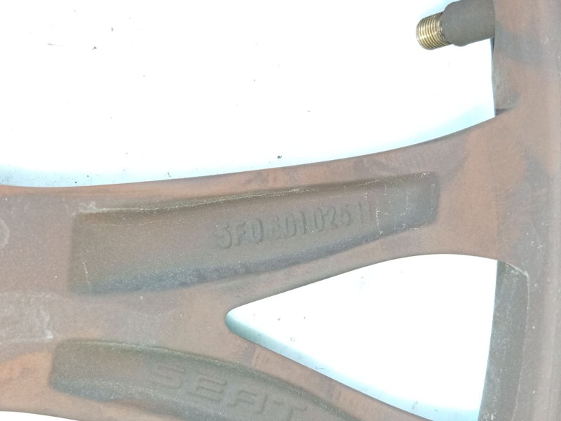 Recambio de llanta para seat leon (5f1) 1.6 tdi referencia OEM IAM   