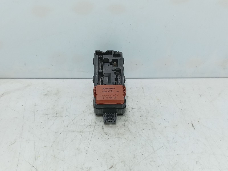 Recambio de caja reles / fusibles para mitsubishi space star (dg0) referencia OEM IAM   