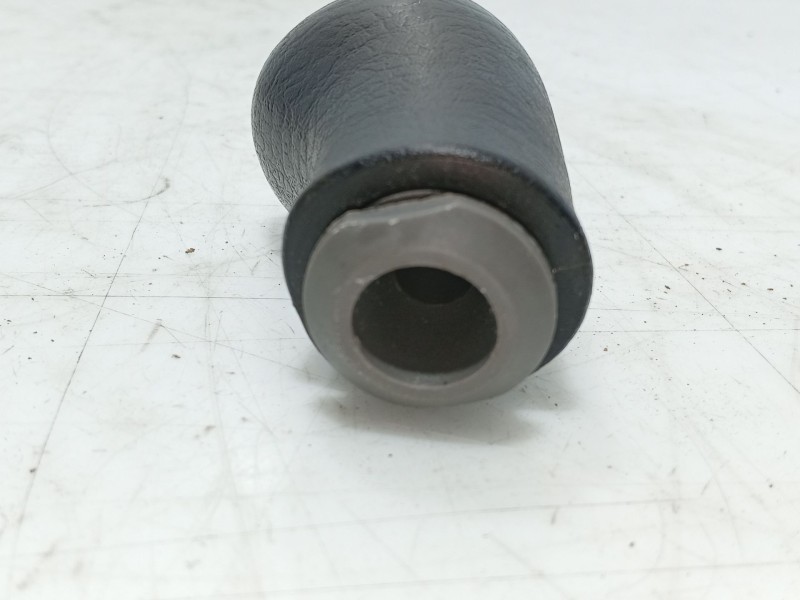 Recambio de pomo palanca cambio para mazda 323 coupe 323 coupe cb4 referencia OEM IAM 0  