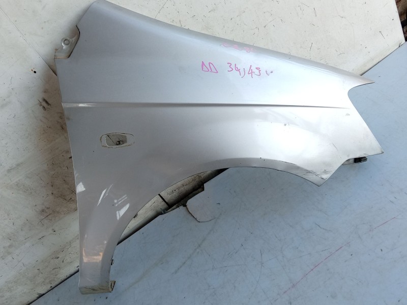 Recambio de aleta delantera derecha para hyundai getz (tb) 1.1 referencia OEM IAM 663211C600  