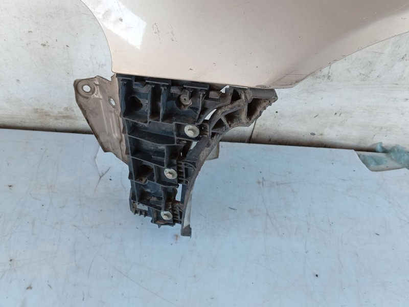 Recambio de aleta delantera izquierda para audi a4 b5 (8d2) 1.9 tdi referencia OEM IAM 8D0821105  