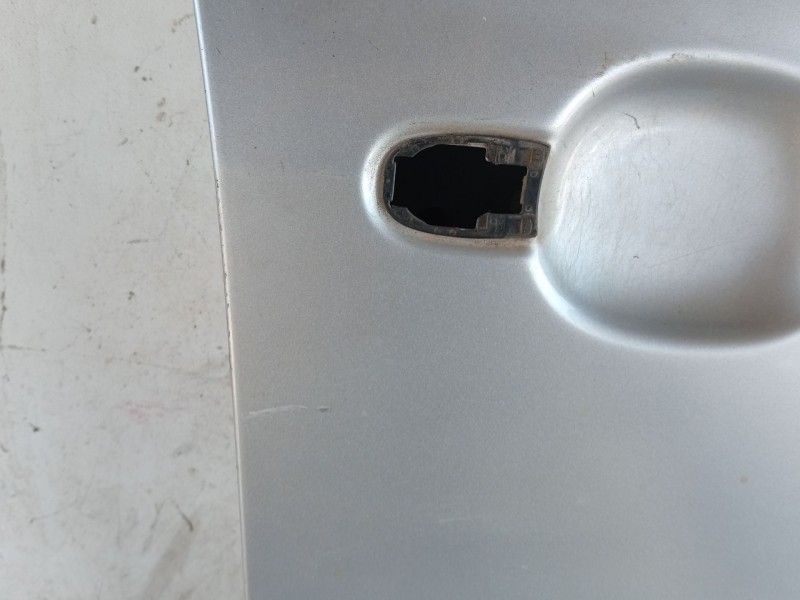 Recambio de puerta delantera derecha para audi a2 (8z0) 1.4 tdi referencia OEM IAM 8Z0831052A  
