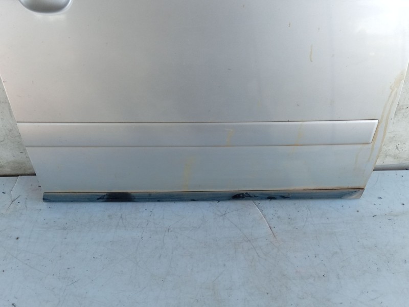 Recambio de puerta delantera derecha para audi a2 (8z0) 1.4 tdi referencia OEM IAM 8Z0831052A  
