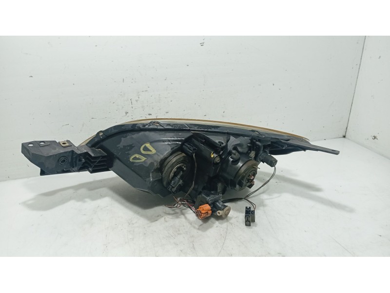 Recambio de faro derecho para mazda 3 (bk) 1.6 di turbo referencia OEM IAM   