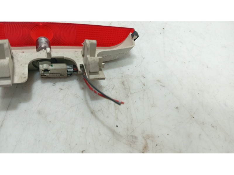Recambio de luz central de freno para mazda 3 (bk) 1.6 di turbo referencia OEM IAM   