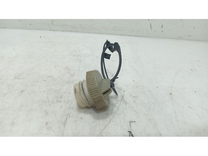 Recambio de tapon combustible para mazda 3 (bk) 1.6 di turbo referencia OEM IAM   