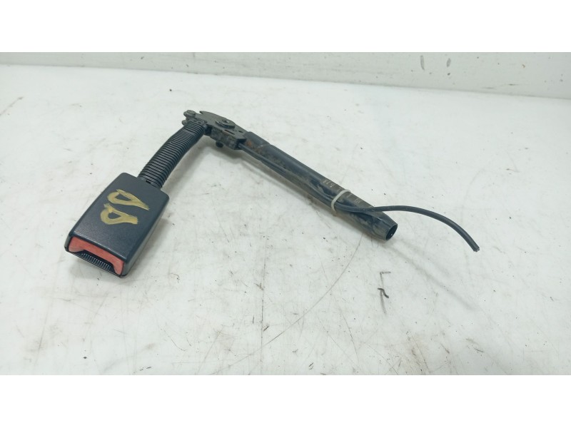 Recambio de anclaje cinturon delantero derecho para mazda 3 (bk) 1.6 di turbo referencia OEM IAM   