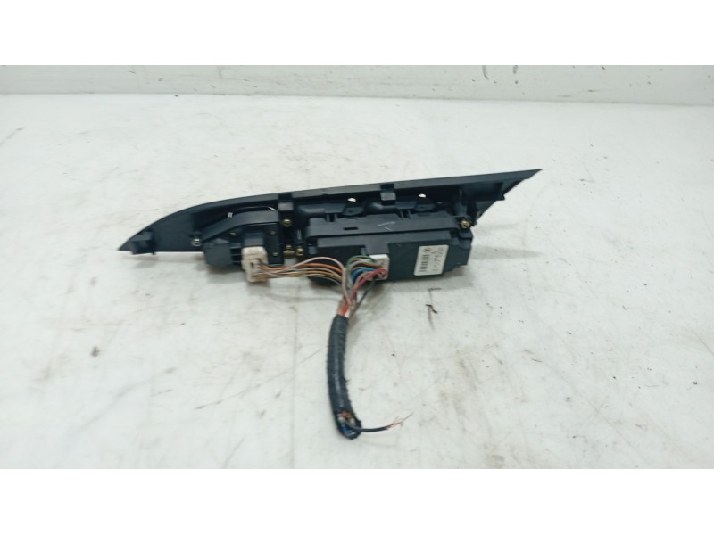Recambio de mando elevalunas delantero izquierdo para mazda 3 (bk) 1.6 di turbo referencia OEM IAM   