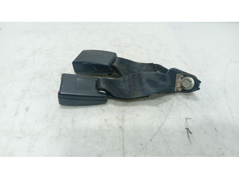 Recambio de anclaje cinturon trasero derecho para mazda 3 (bk) 1.6 di turbo referencia OEM IAM   