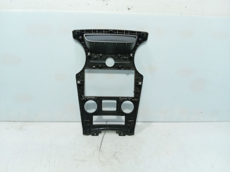 Recambio de moldura para kia carens iii monospace (un) 2.0 crdi 140 referencia OEM IAM   